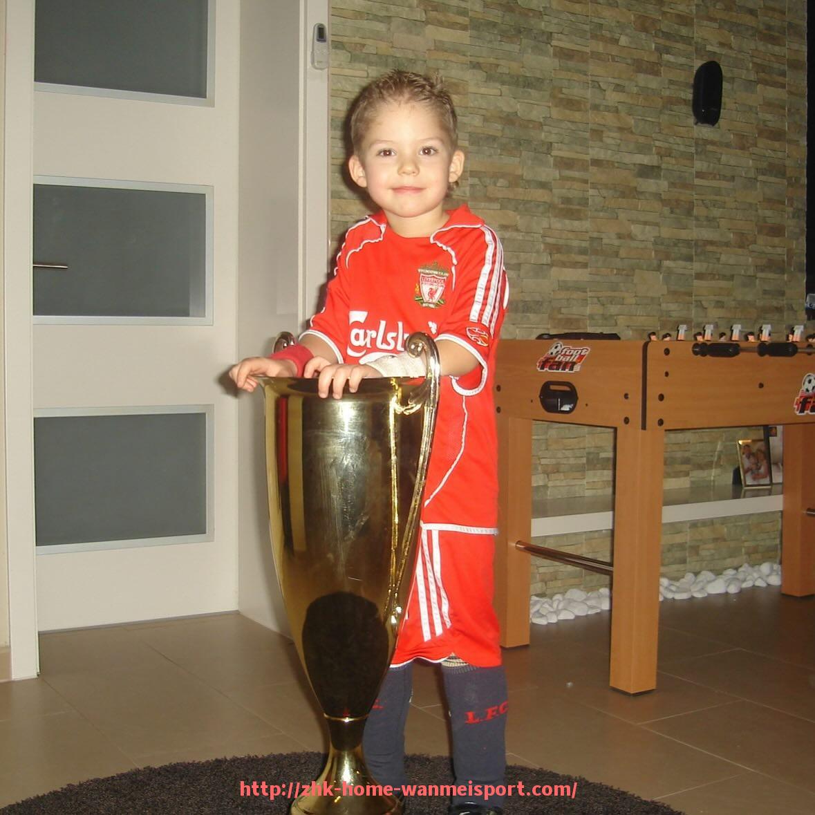 完美体育官方网站-火箭队球员奥努阿库的实力与贡献分析