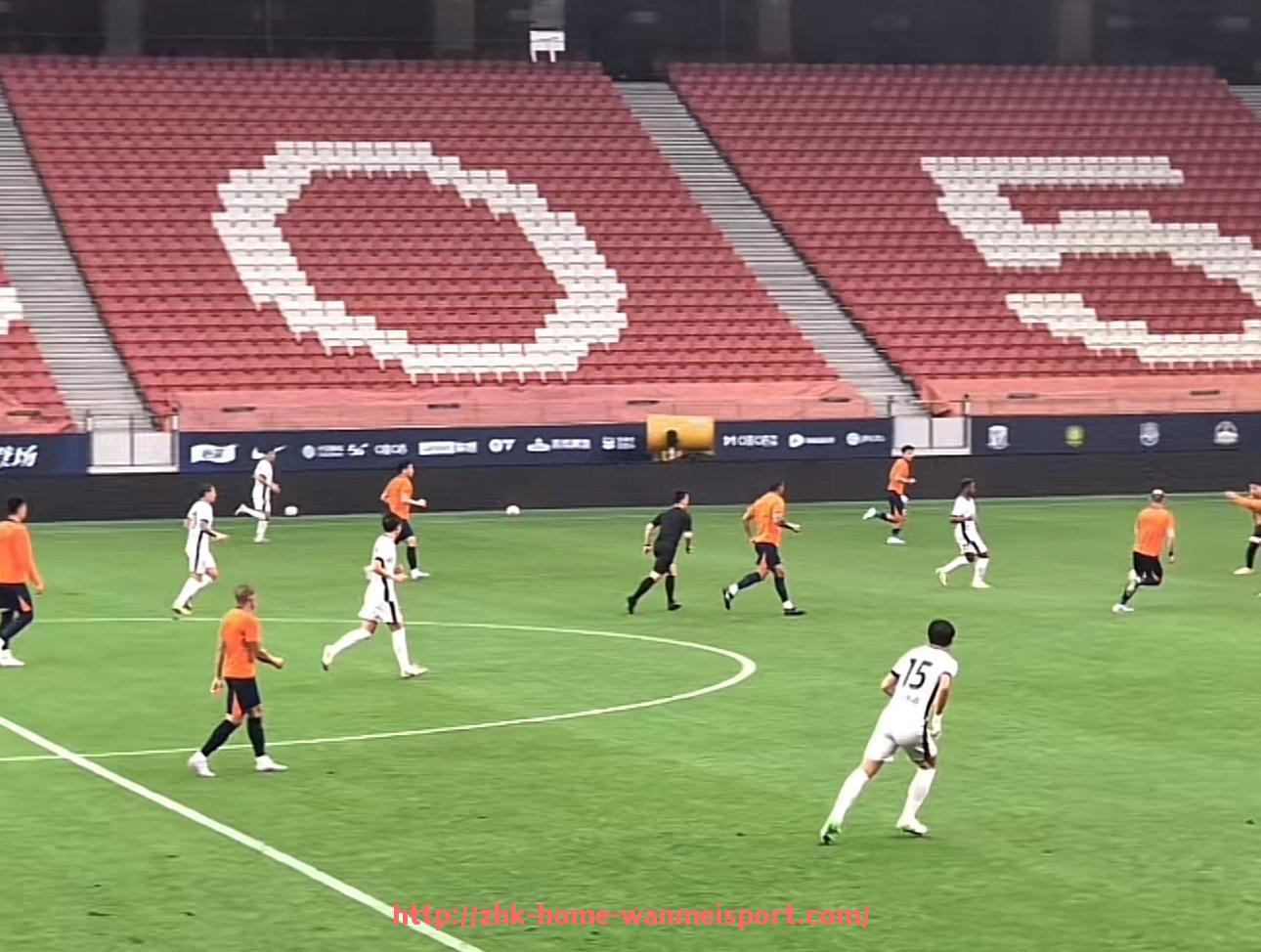 完美体育官方网站-世俱杯幕后花絮视频曝光：赛场背后的故事与感人瞬间